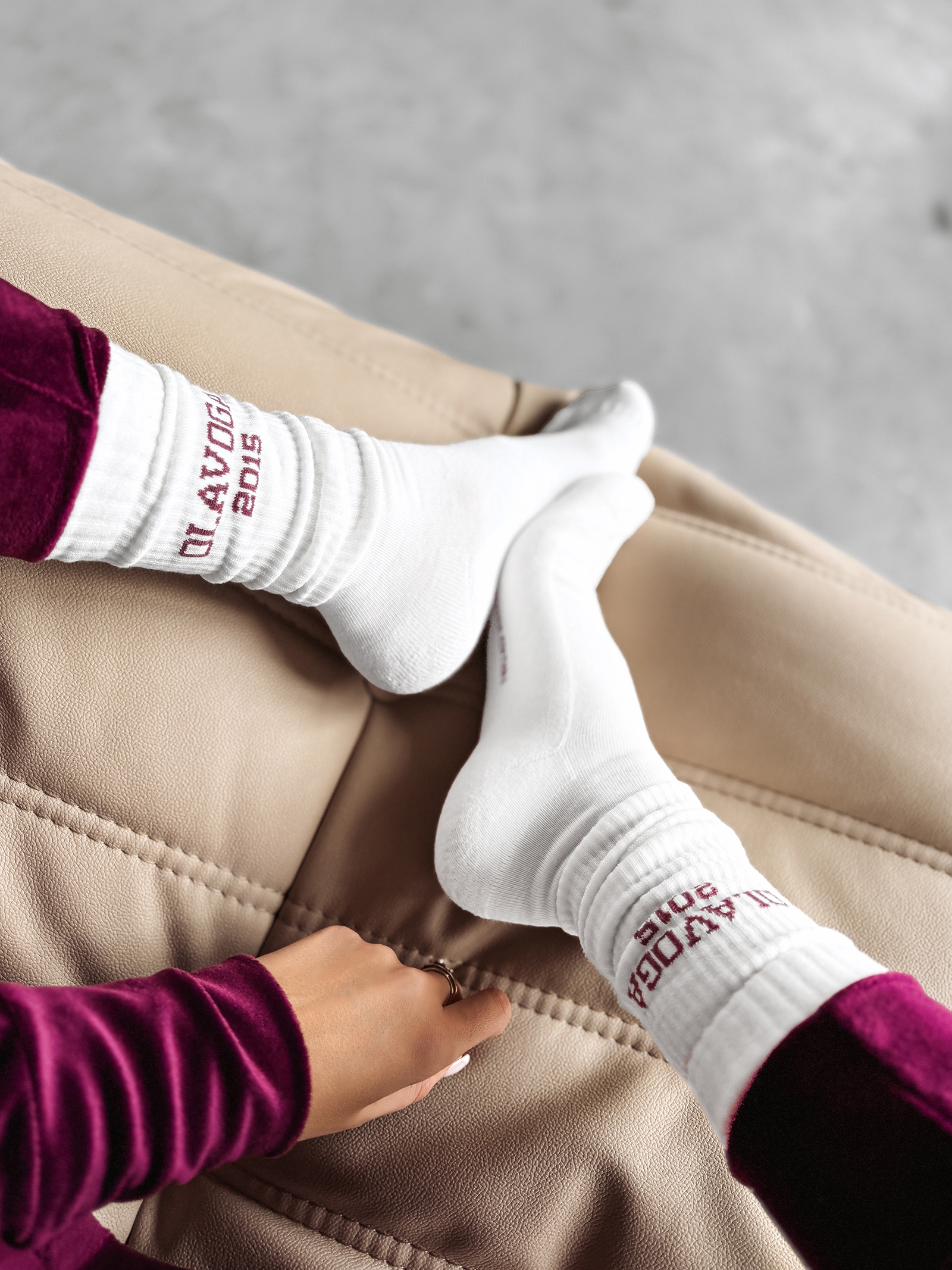 Skarpetki damskie KAVISO OLAVOGA ecru-bordo