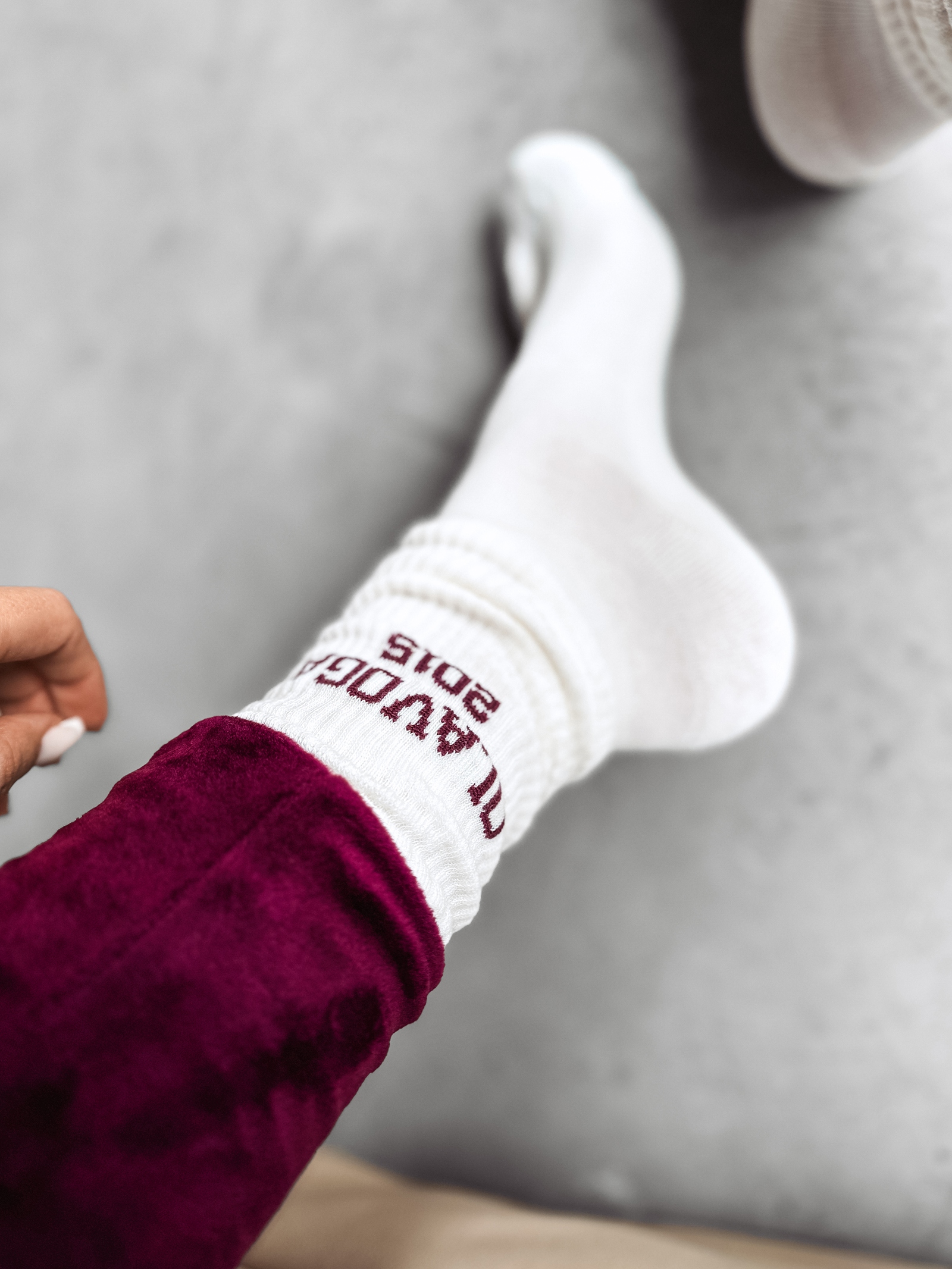 Skarpetki damskie KAVISO OLAVOGA ecru-bordo Skarpetki damskie KAVISO OLAVOGA ecru-bordo