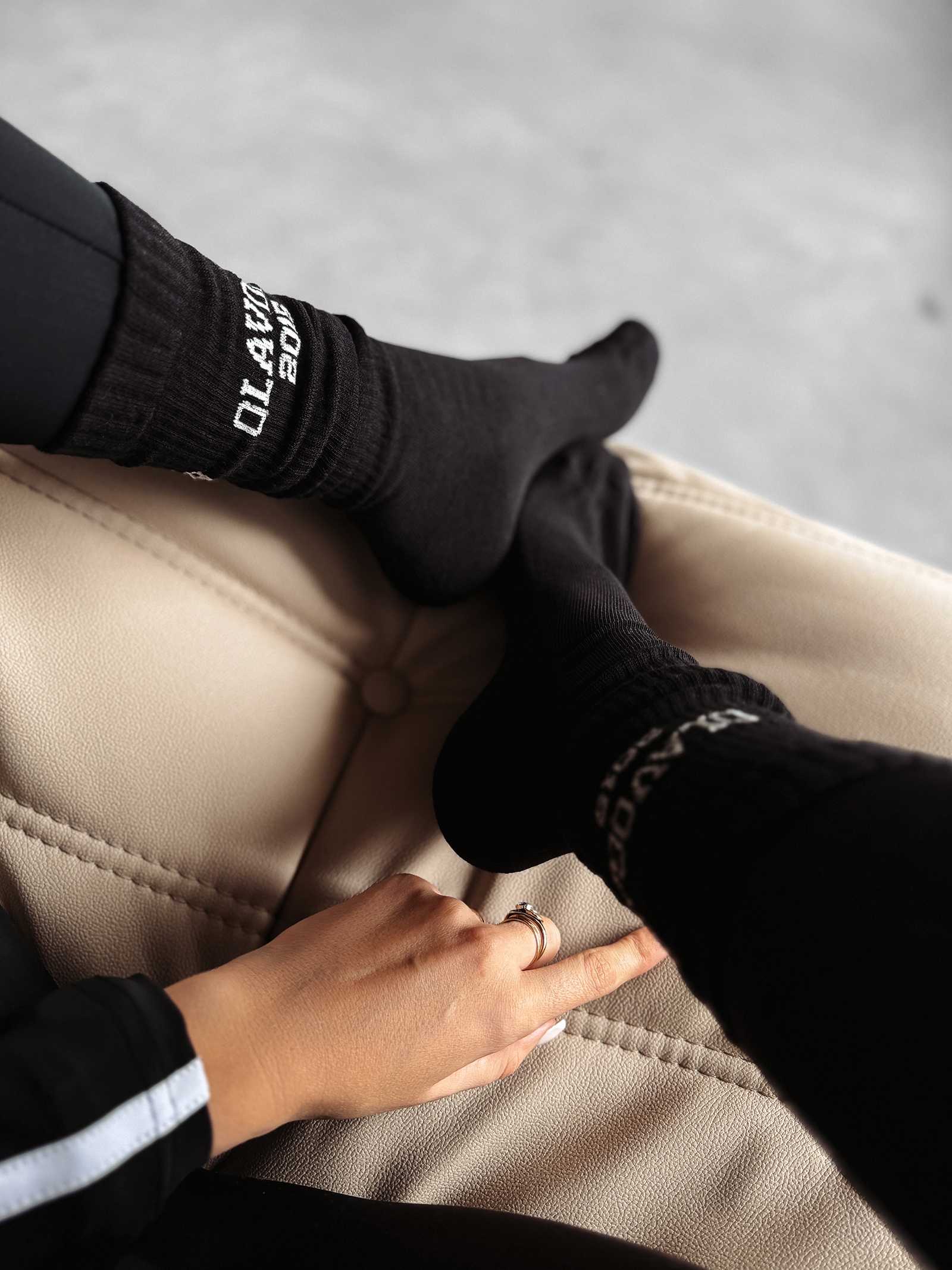 Skarpetki damskie KAVISO OLAVOGA czarny-ecru