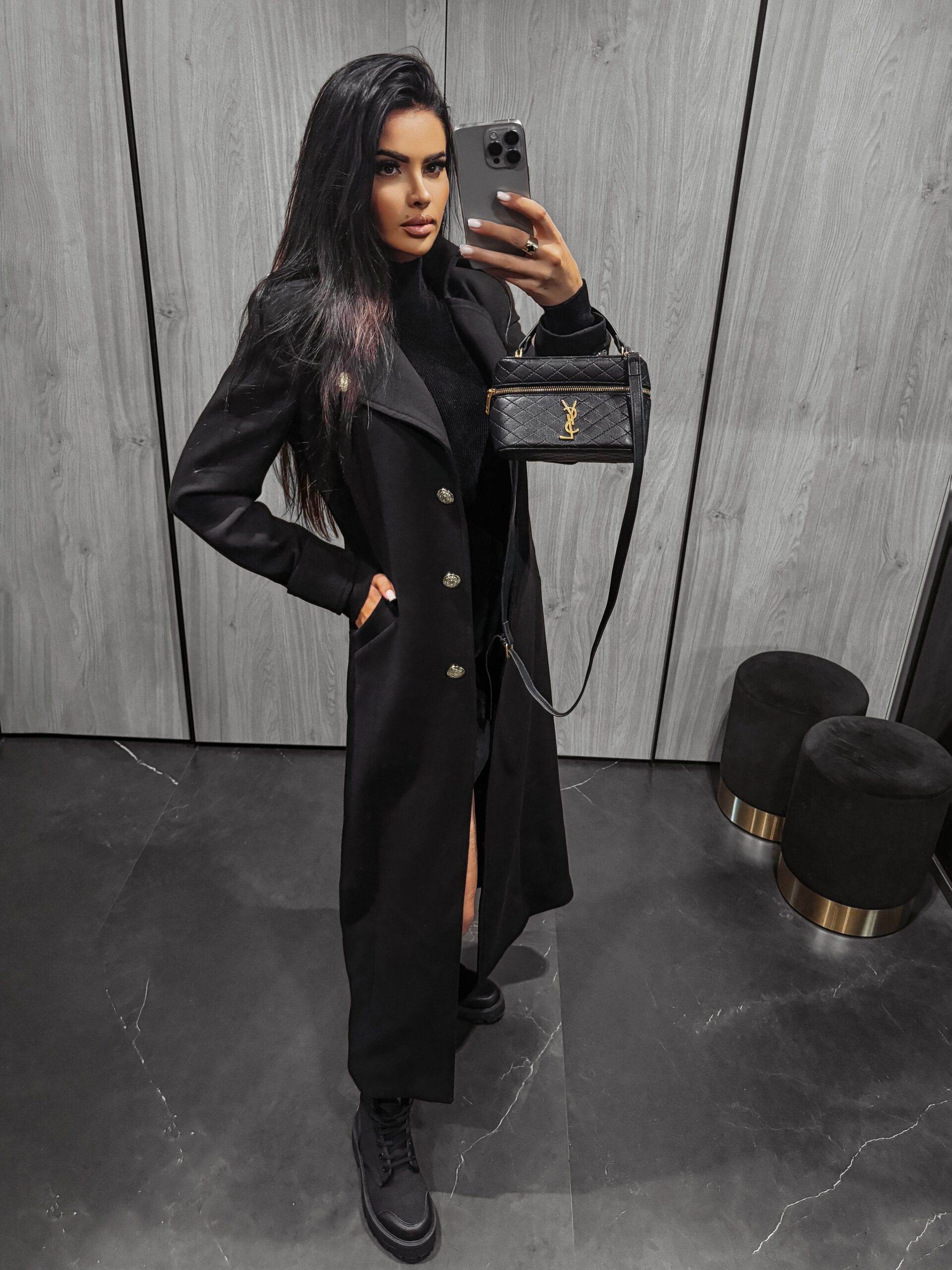 PRZEDSPRZEDAŻ Płaszcz elegancki damski RUE OLAVOGA czarny PRZEDSPRZEDAŻ Płaszcz elegancki damski RUE OLAVOGA czarny