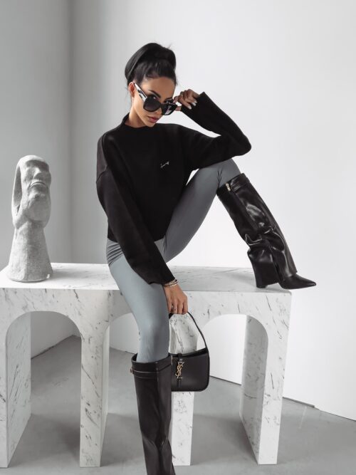 Sweter z półgolfem Letia Ola Voga czarny