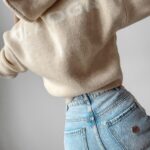 Sweter z kapturem VIOLET OLAVOGA beżowy