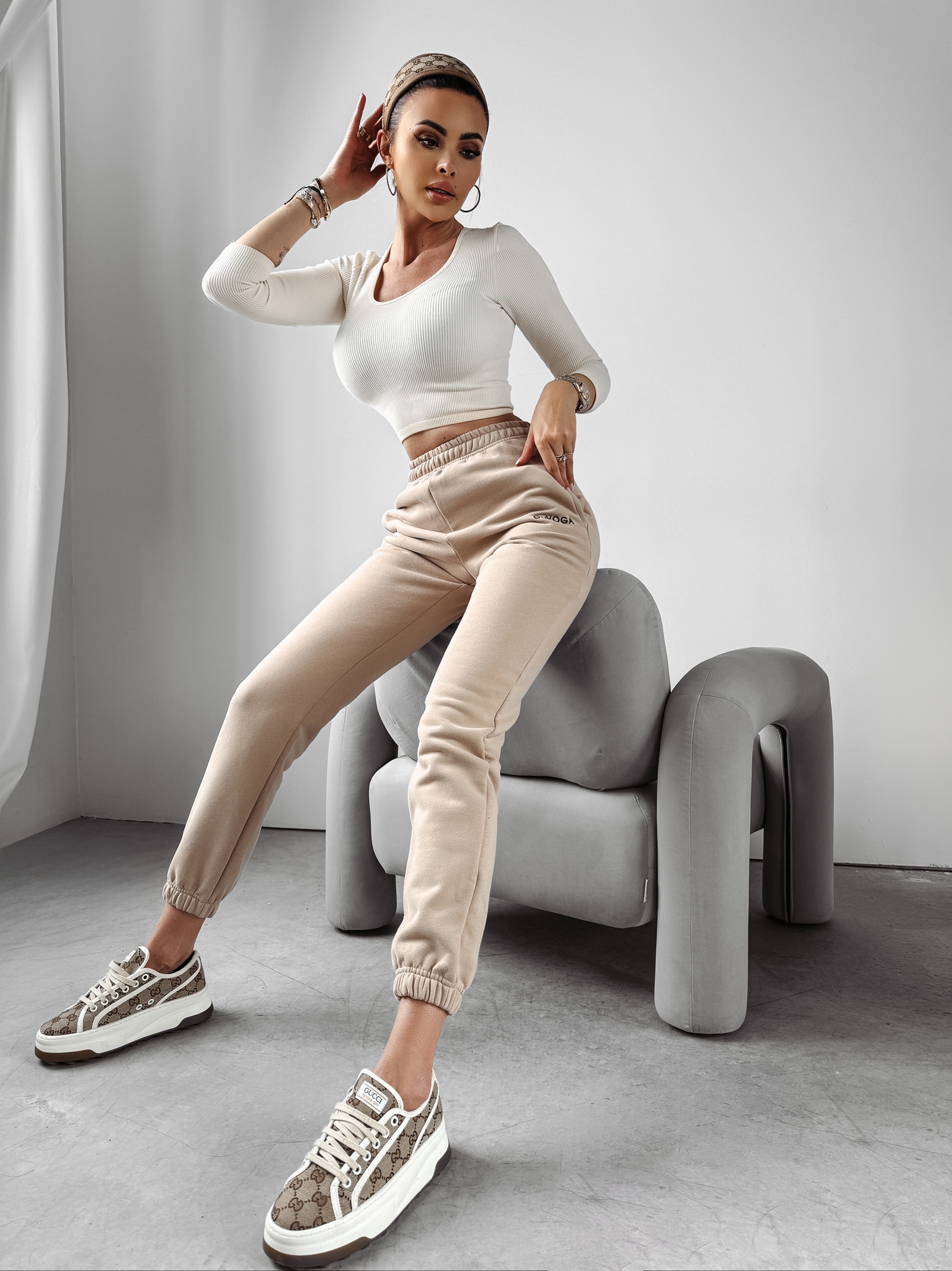 Spodnie sportowe dzianinowe Ambros Ola Voga beżowe