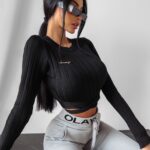 Top dopasowany Emeli Ola Voga czarny