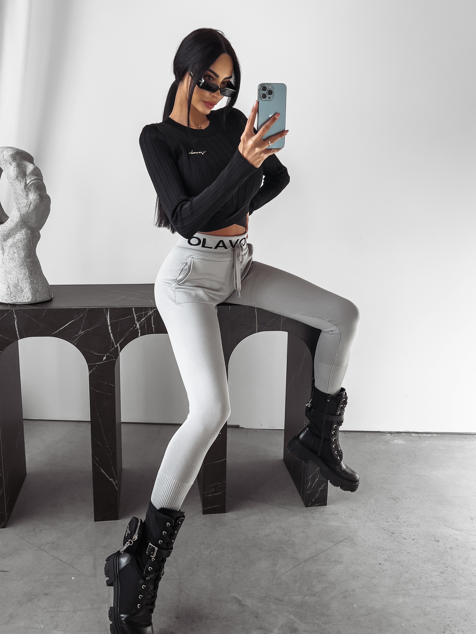 Top dopasowany Emeli Ola Voga czarny Top dopasowany Emeli Ola Voga czarny