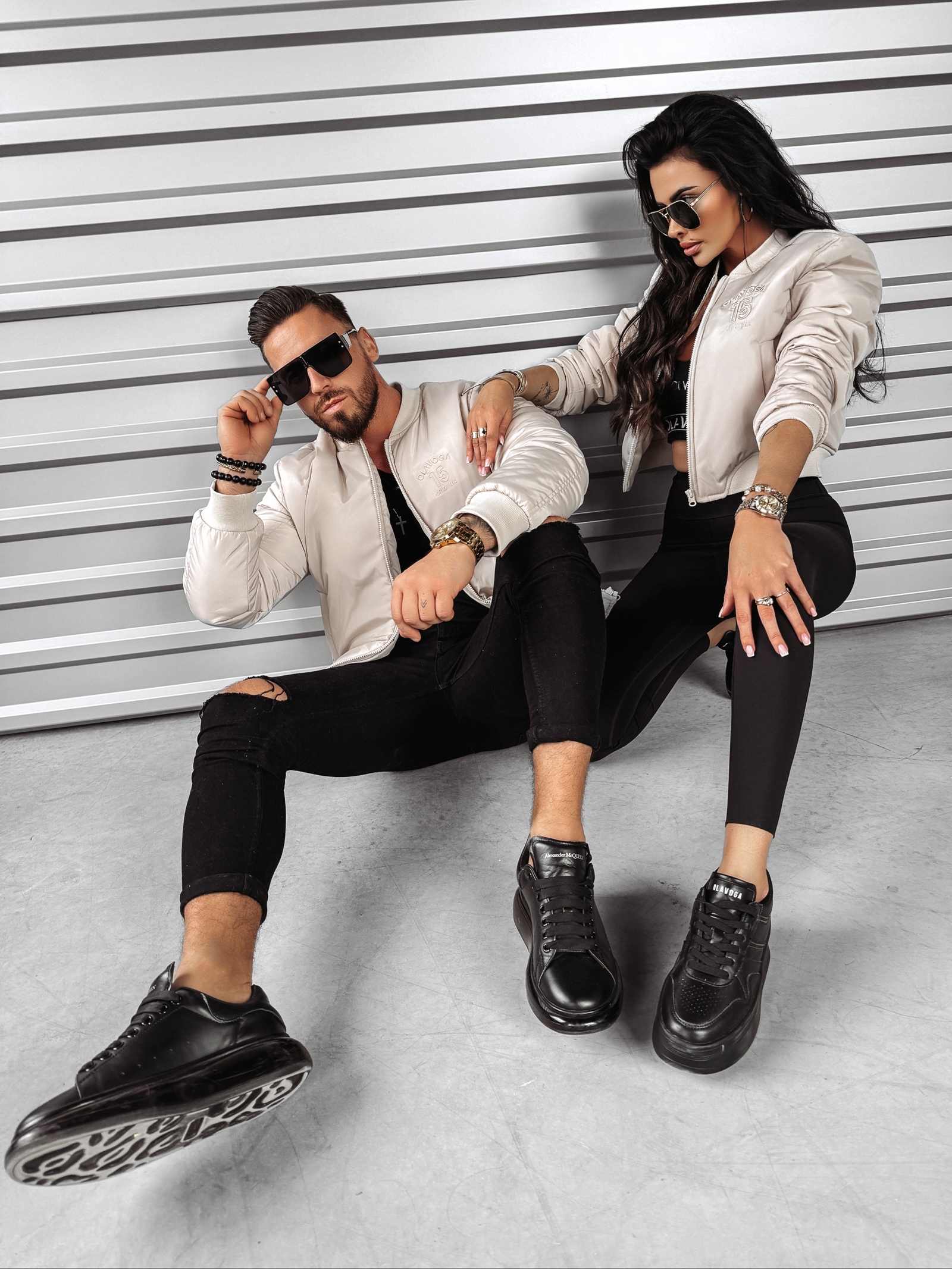 Kurtka damska logowana BOMBER OLAVOGA beżowa Kurtka damska logowana BOMBER OLAVOGA beżowa