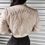 Kurtka damska logowana BOMBER OLAVOGA beżowa