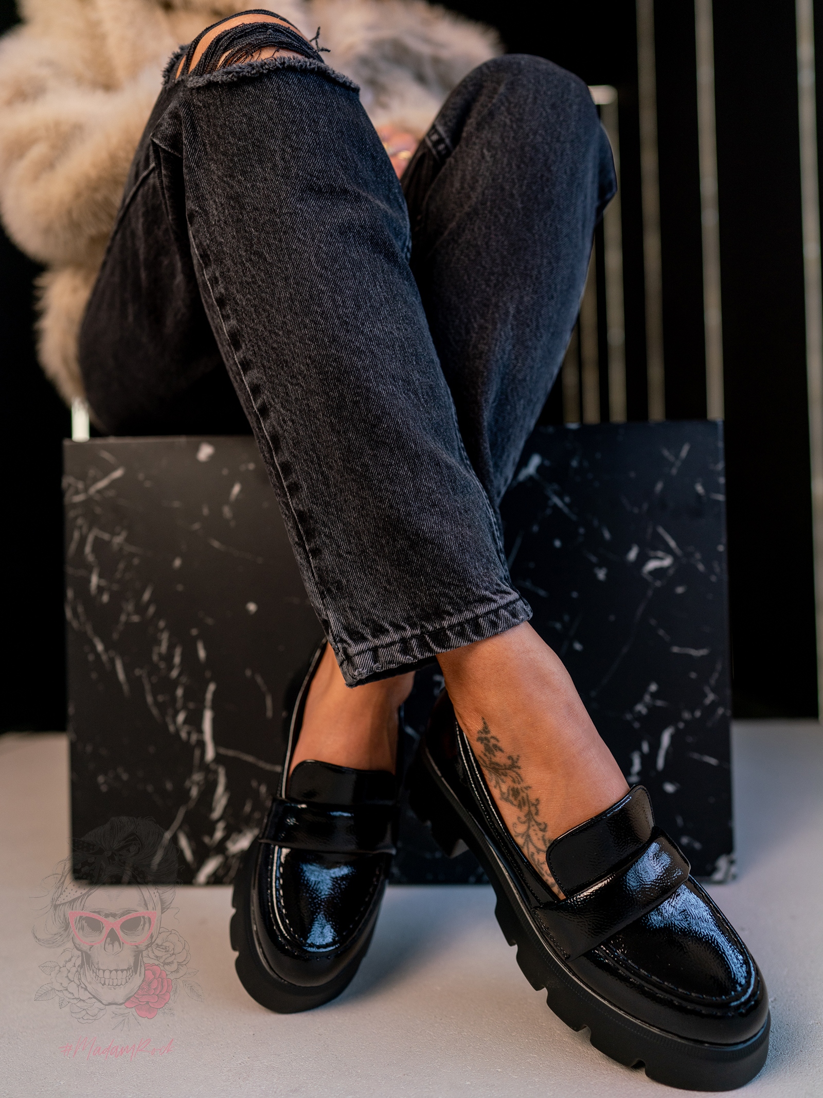 Mokasyny lakierowane Madam Sule czarne