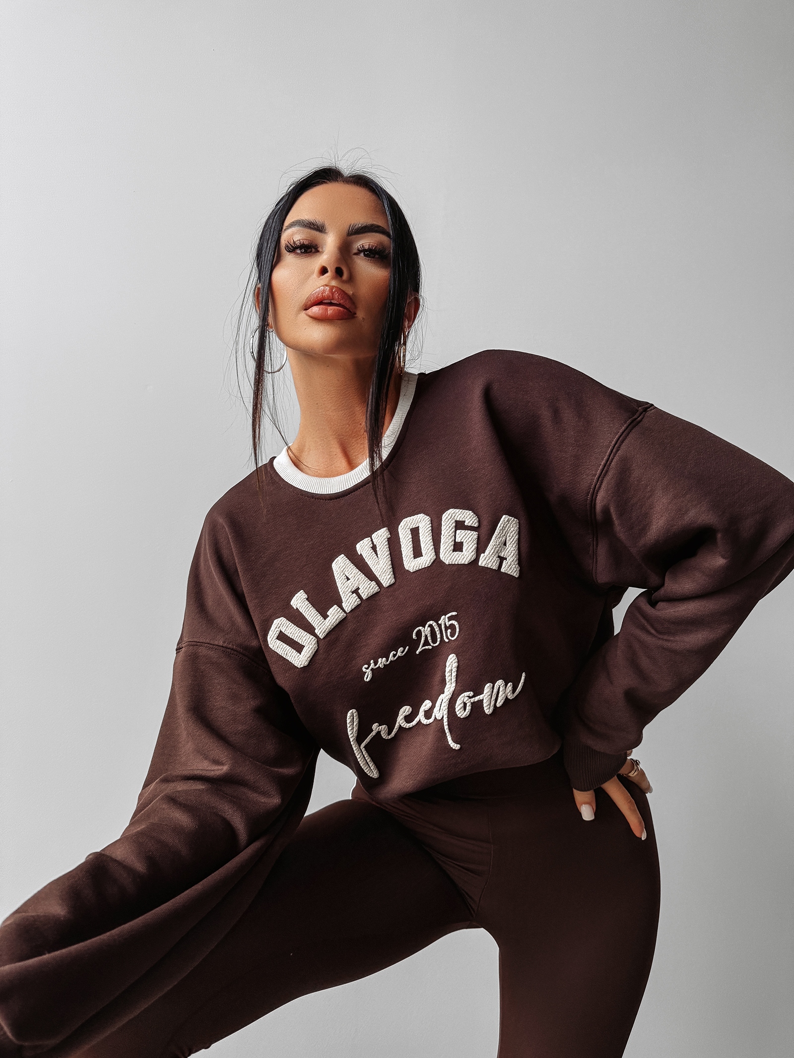 Bluza oversize COLLECTY OLAVOGA brązowa