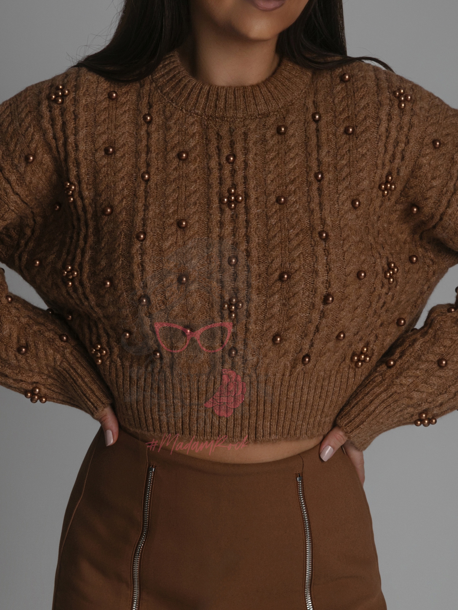 Sweter z perłami Kaso karmelowy Sweter z perłami Kaso karmelowy