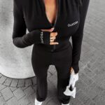 Kombinezon dopasowany modelujący VEGA OLAVOGA czarny