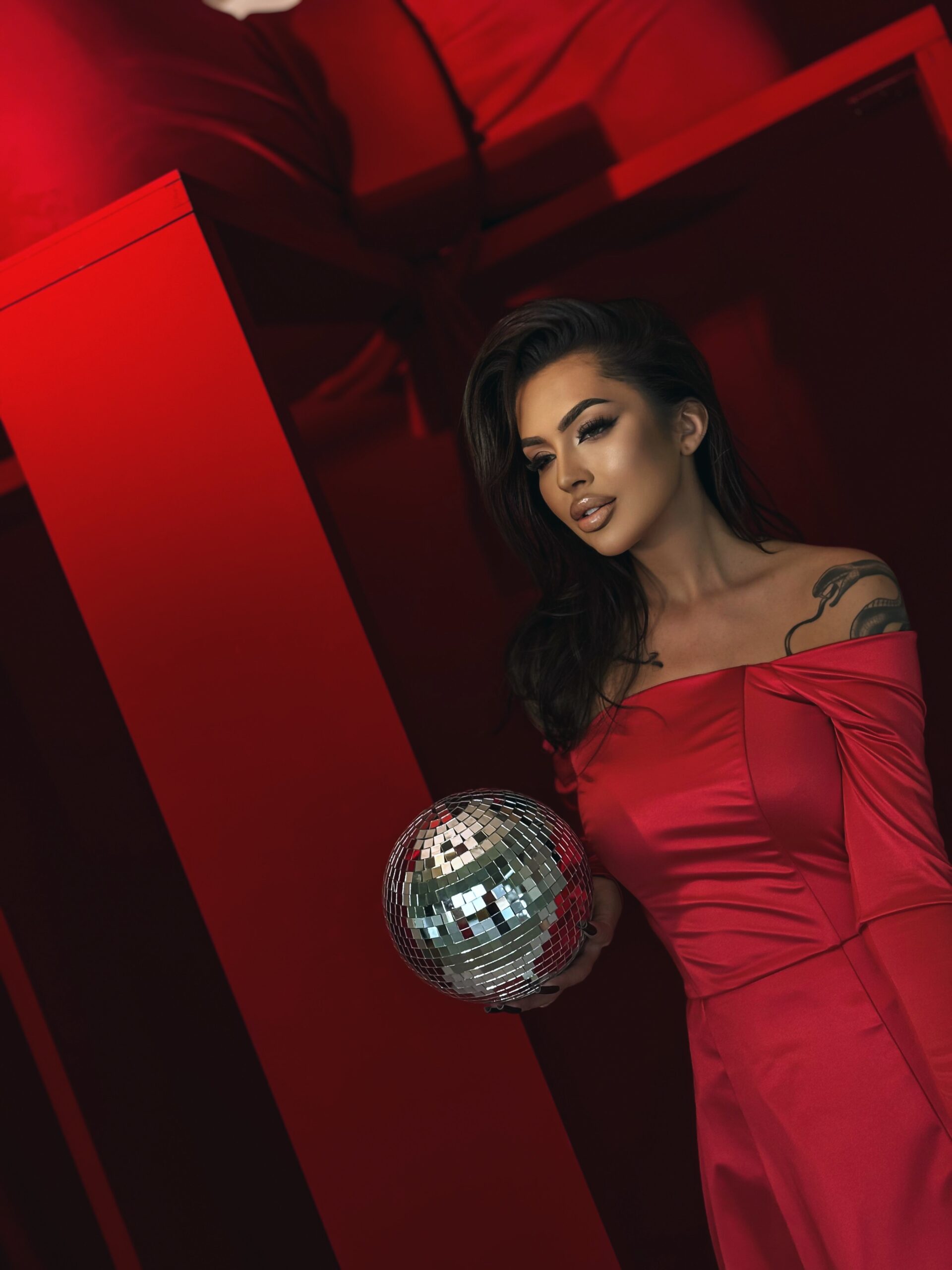 Sukienka wieczorowa NB Bugaro czerwona Sukienka wieczorowa NB Bugaro czerwona