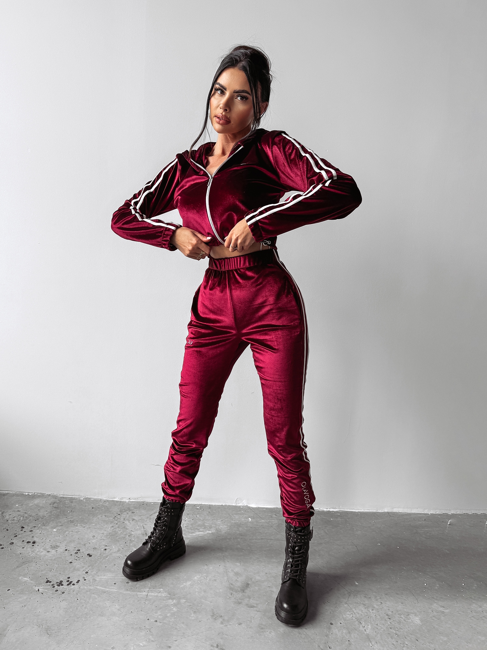 Komplet welurowy JUNTO OLAVOGA bordowy