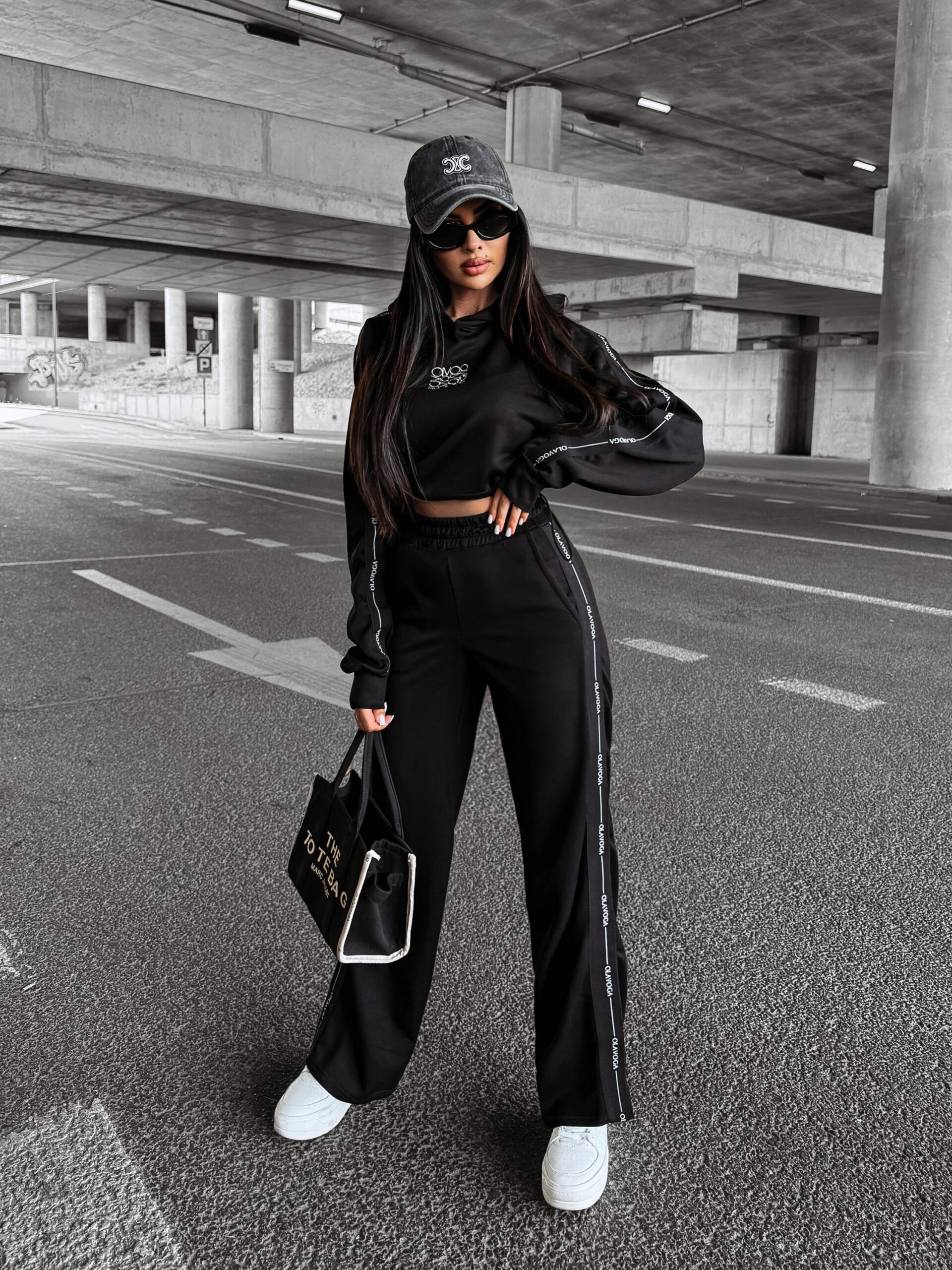 Dres damski z lampasem SHUMM OLAVOGA czarny