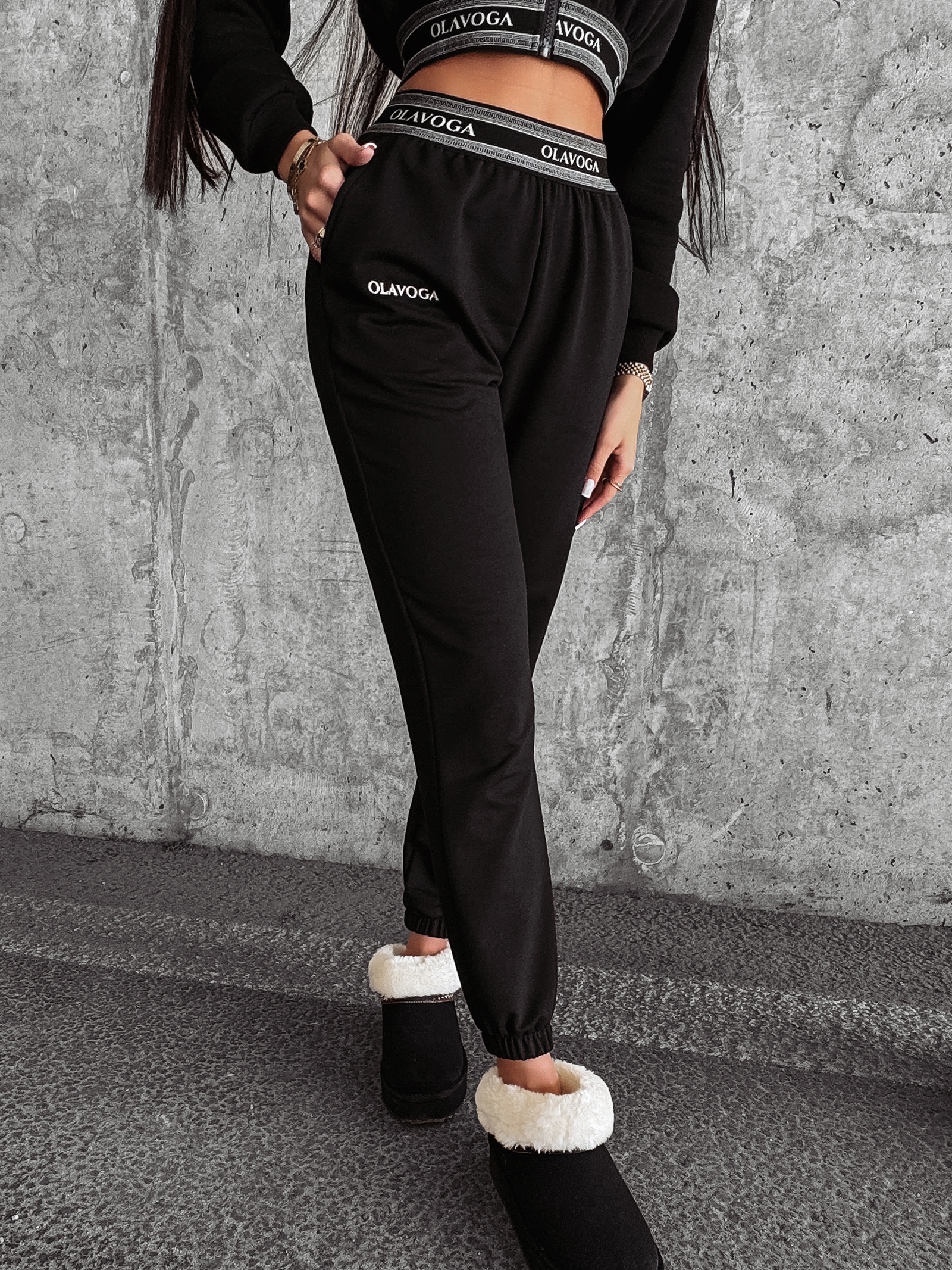 Spodnie sportowe SITRA OLAVOGA czarne Spodnie sportowe SITRA OLAVOGA czarne