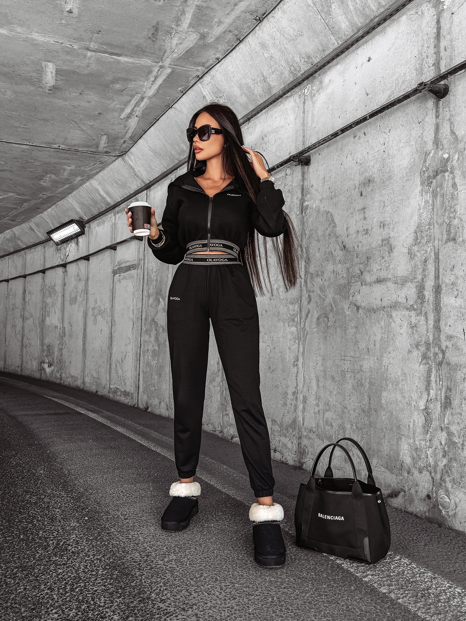 Spodnie sportowe SITRA OLAVOGA czarne