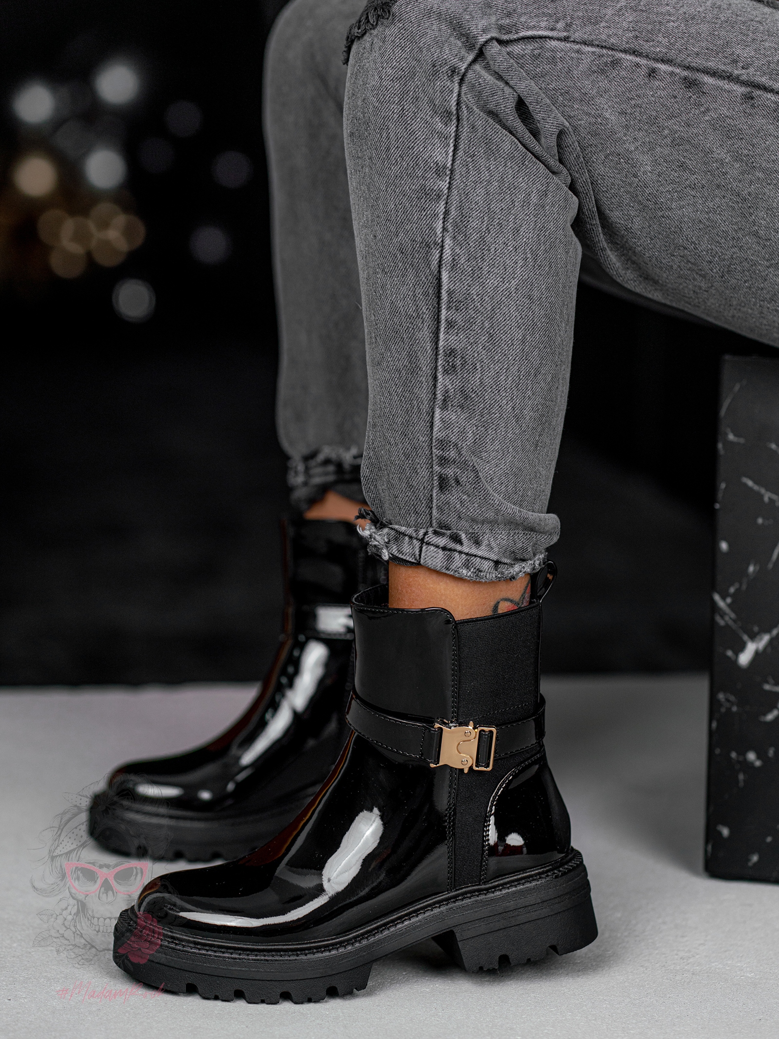 Botki klasyczne Madam Erts lakierowane czarne