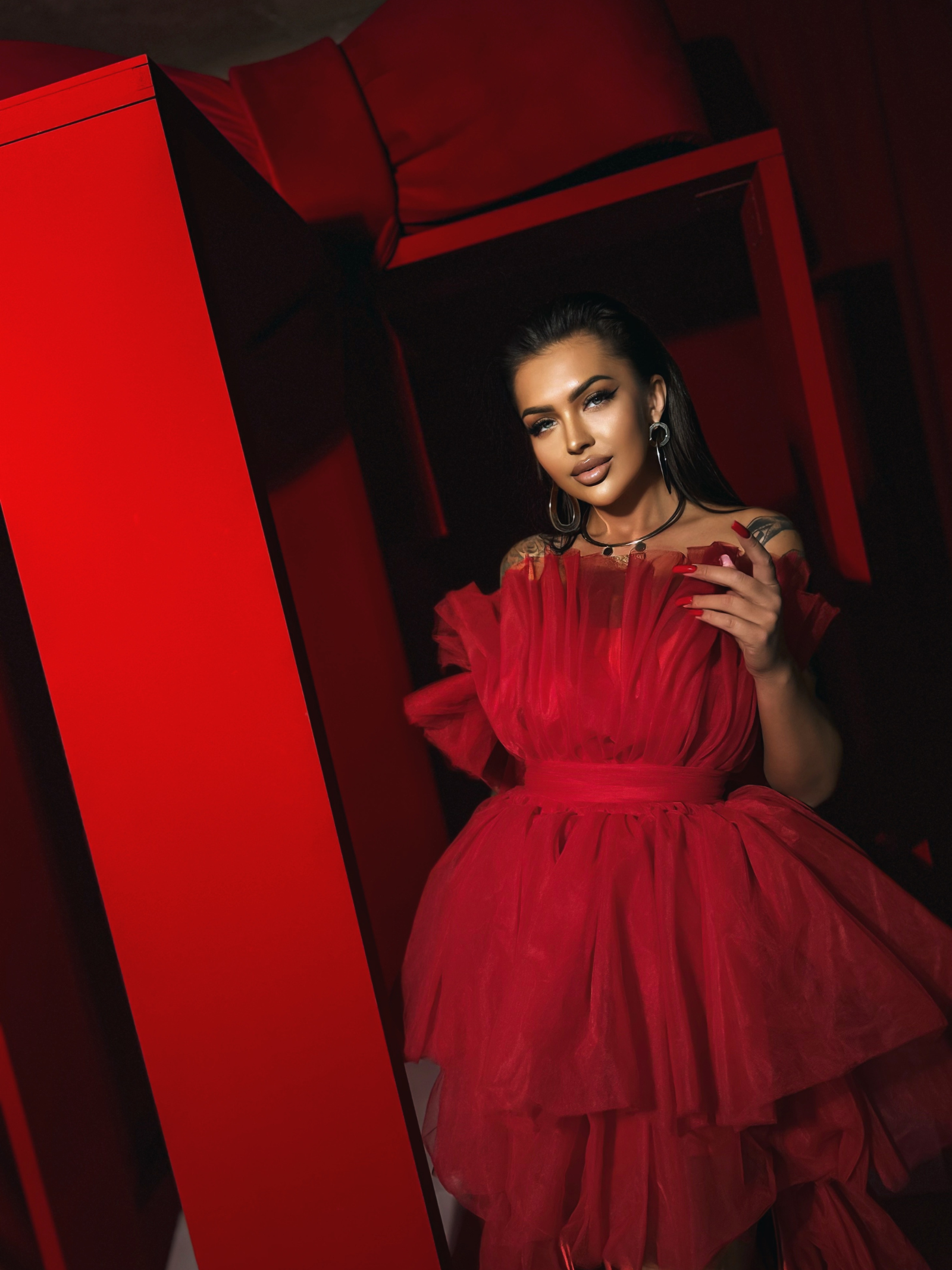 Sukienka tiulowa z odpinanym trenem NB Hollywood star czerwona