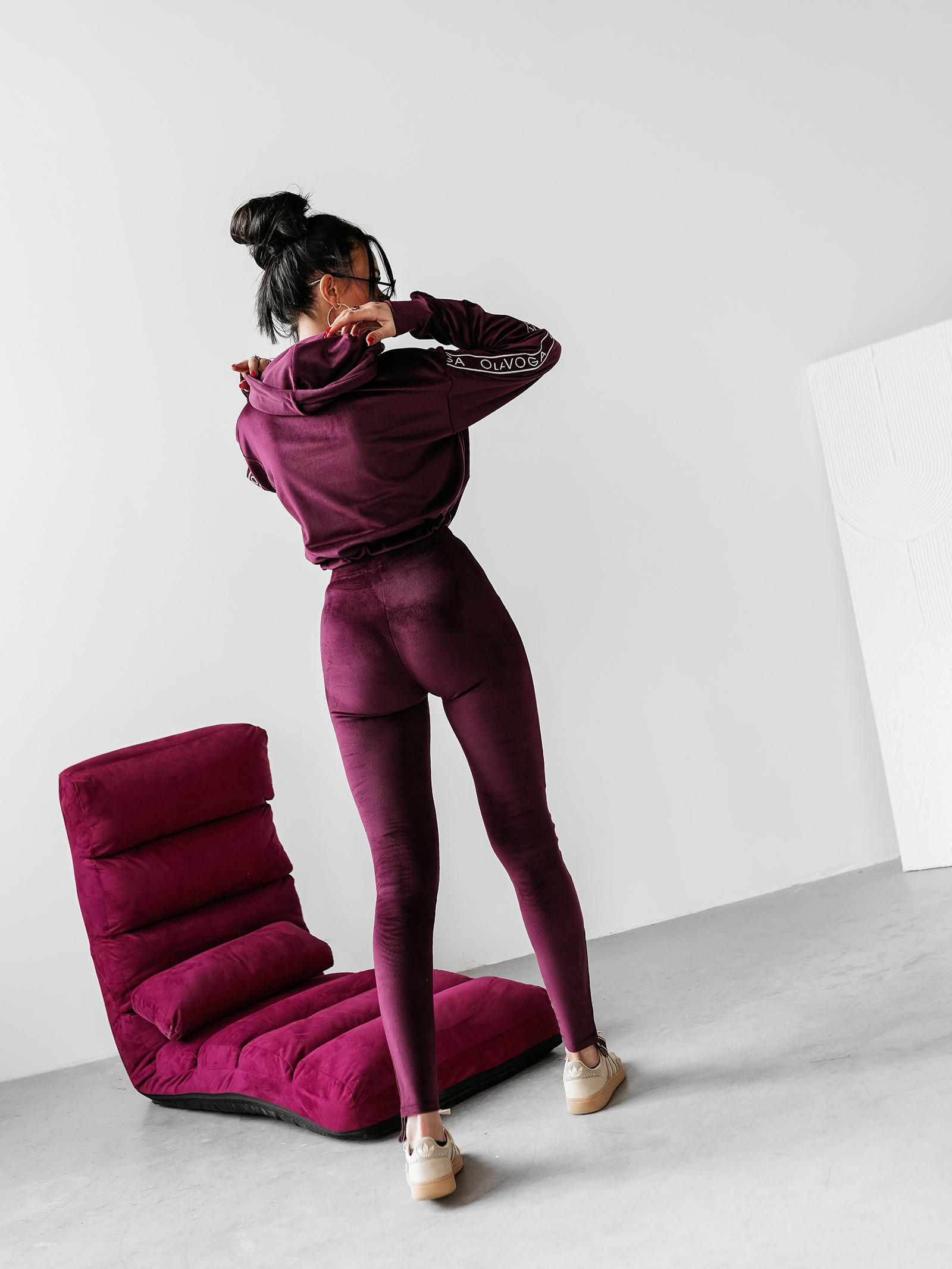 Dres damski welurowy CHANDAL OLAVOGA śliwka Dres damski welurowy CHANDAL OLAVOGA śliwka