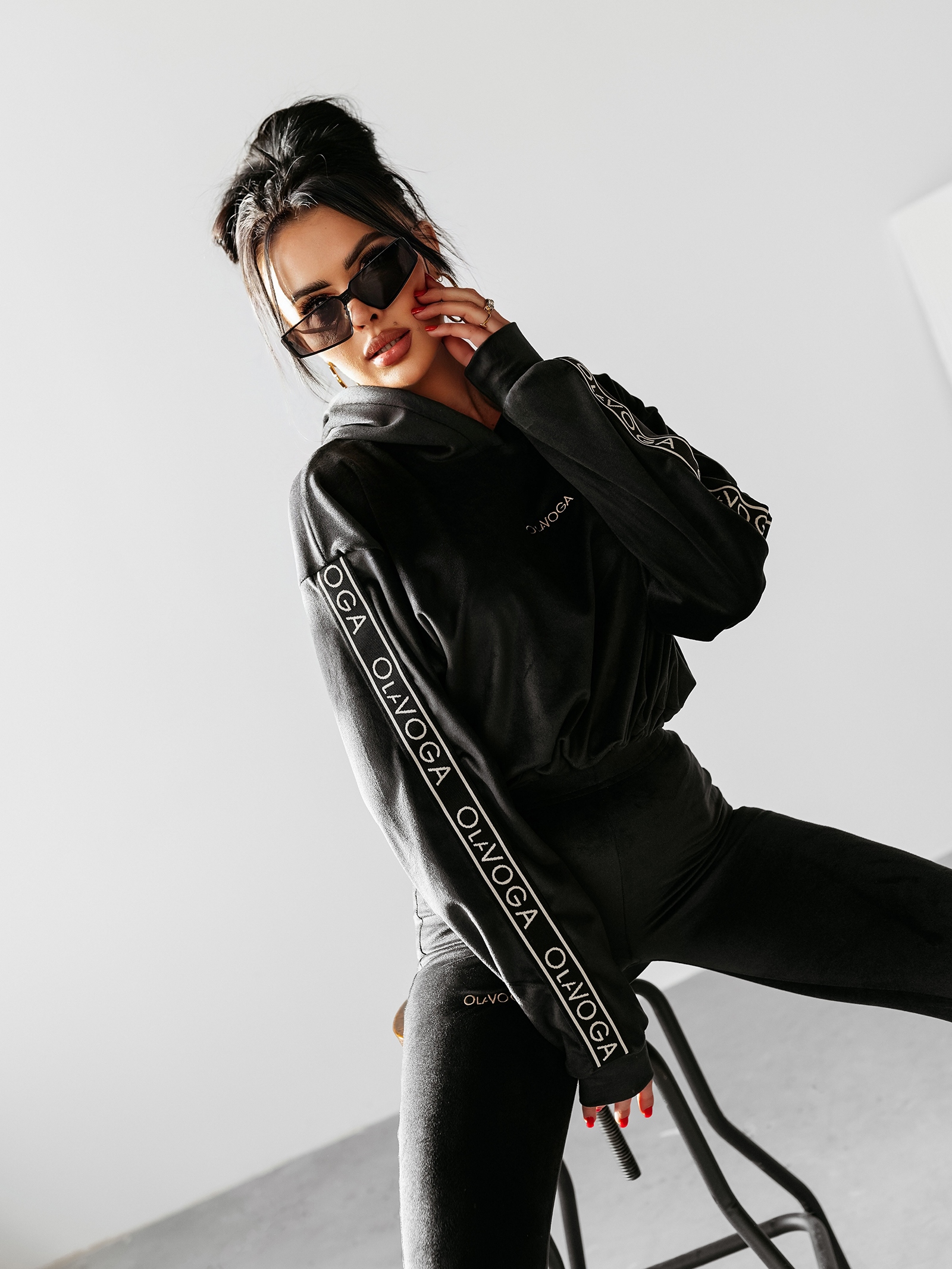 Dres damski welurowy CHANDAL OLAVOGA czarny