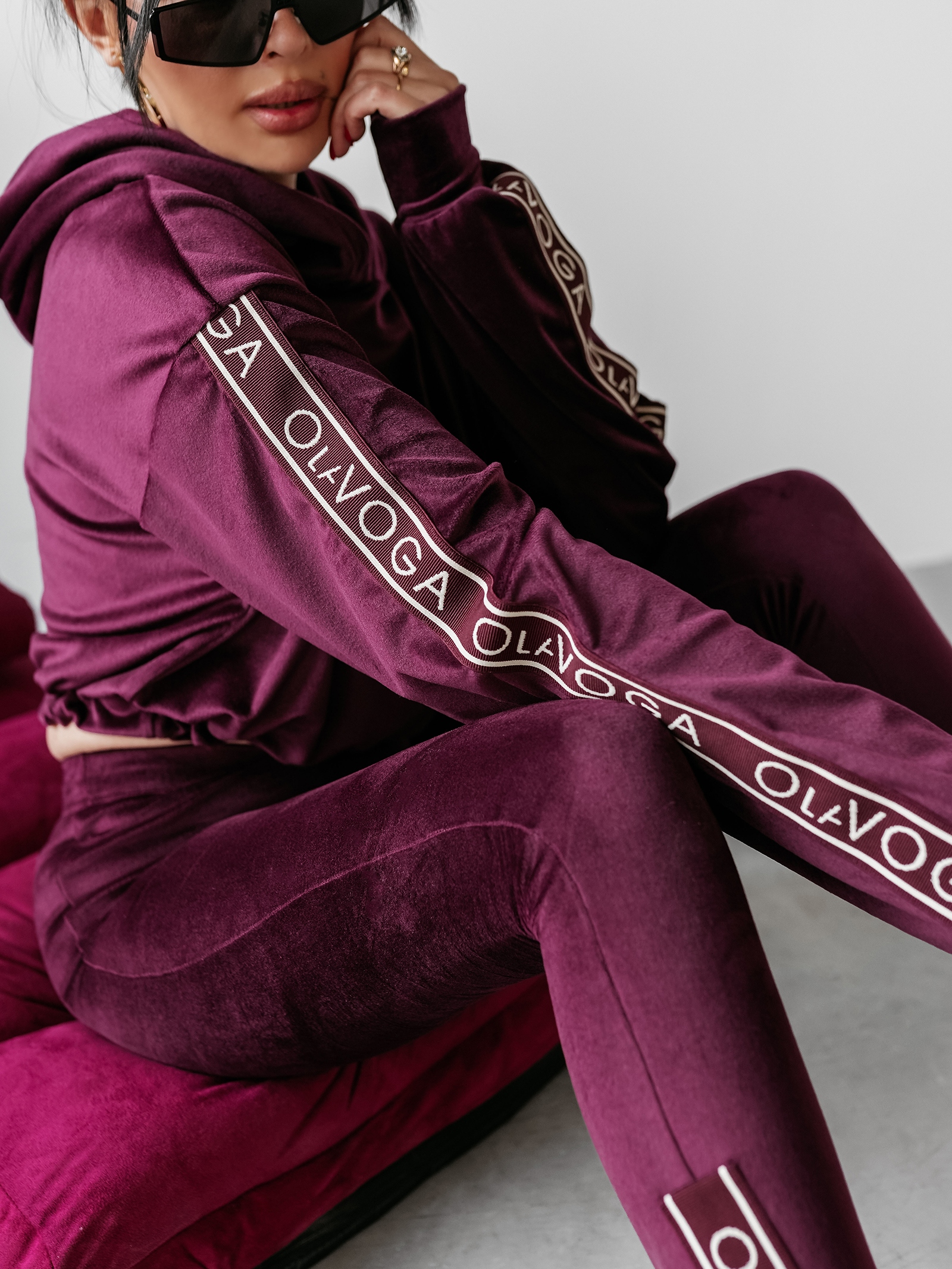 Dres damski welurowy CHANDAL OLAVOGA śliwka