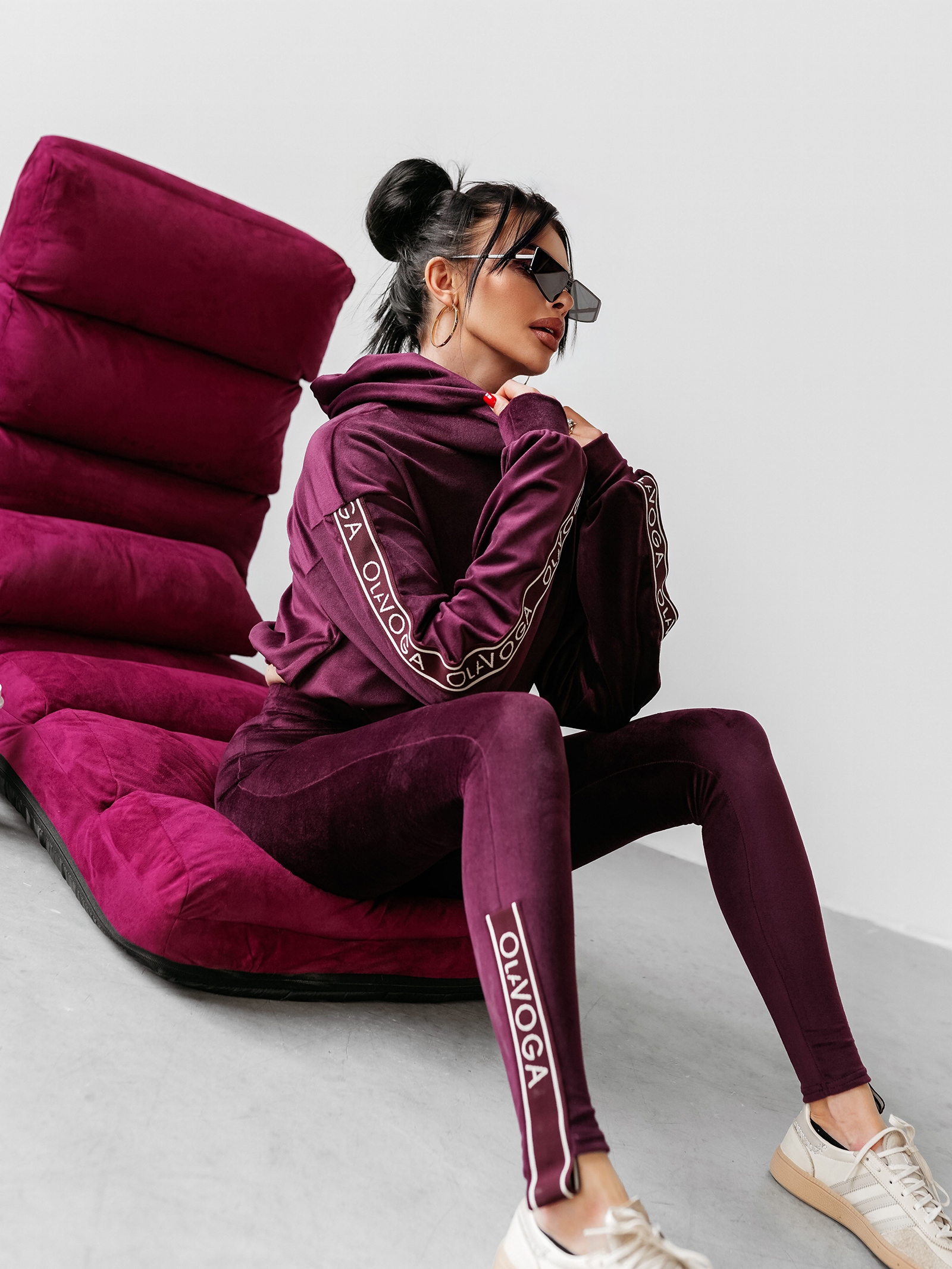 Dres damski welurowy CHANDAL OLAVOGA śliwka Dres damski welurowy CHANDAL OLAVOGA śliwka