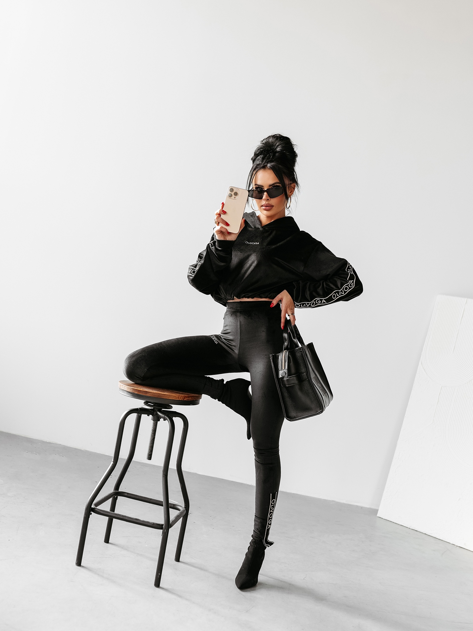 Dres damski welurowy CHANDAL OLAVOGA czarny