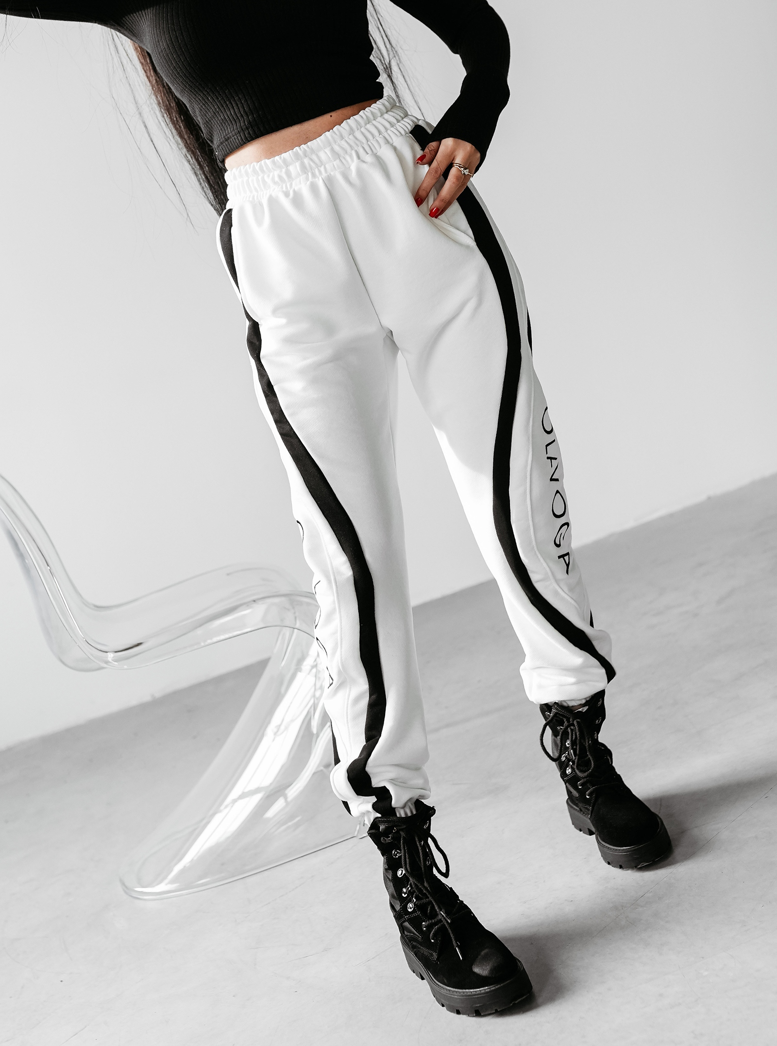 Spodnie bawełniane FICKOR OLAVOGA ecru