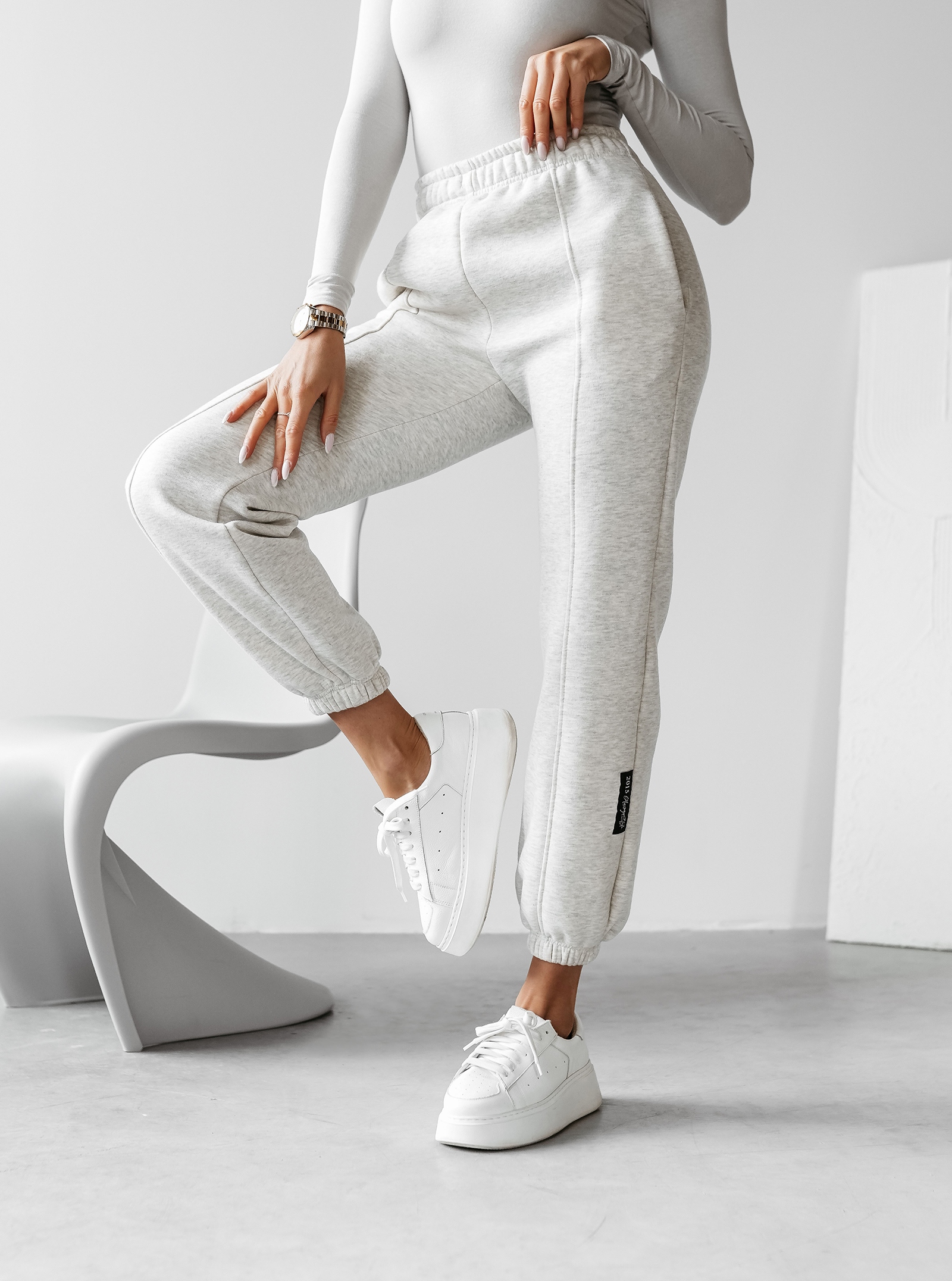 Spodnie sportowe TELO OLAVOGA szare