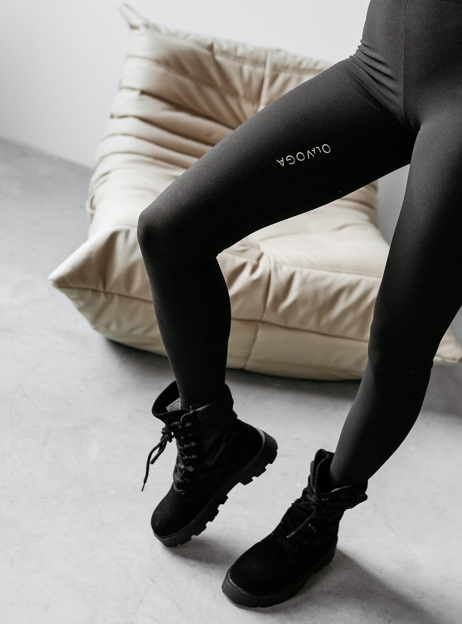 Legginsy przylegające DOPET OLAVOGA czarne Legginsy przylegające DOPET OLAVOGA czarne