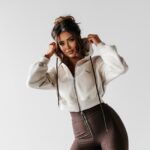 Bluza rozpinana KEMAL OLAVOGA beżowa