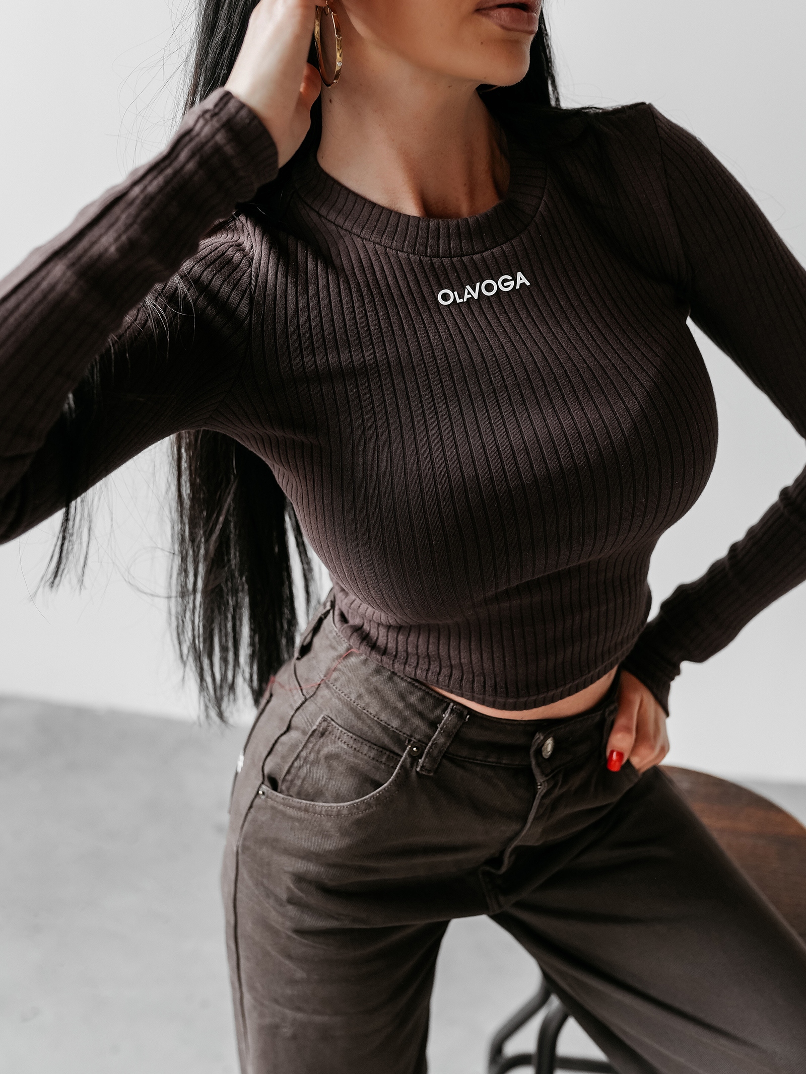 Bluzka przylegająca ATLANTA OLAVOGA czekoladowa