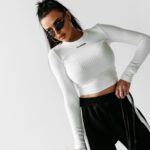 Bluzka przylegająca ATLANTA OLAVOGA ecru