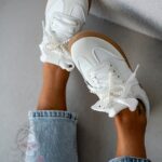 Buty sportowe z perłami Madam Bridge białe