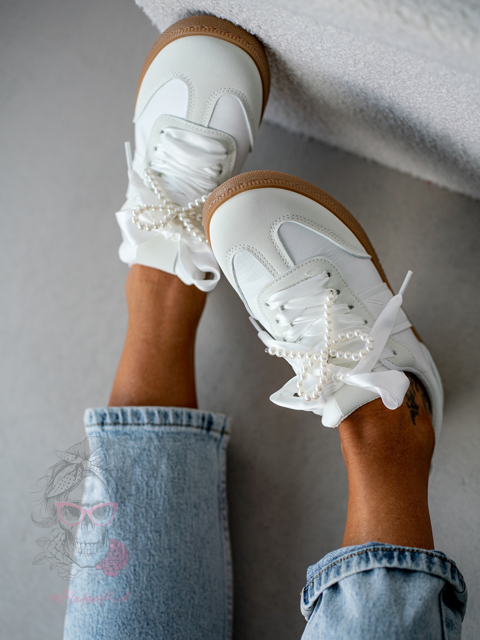 Buty sportowe z perłami Madam Bridge białe Buty sportowe z perłami Madam Bridge białe