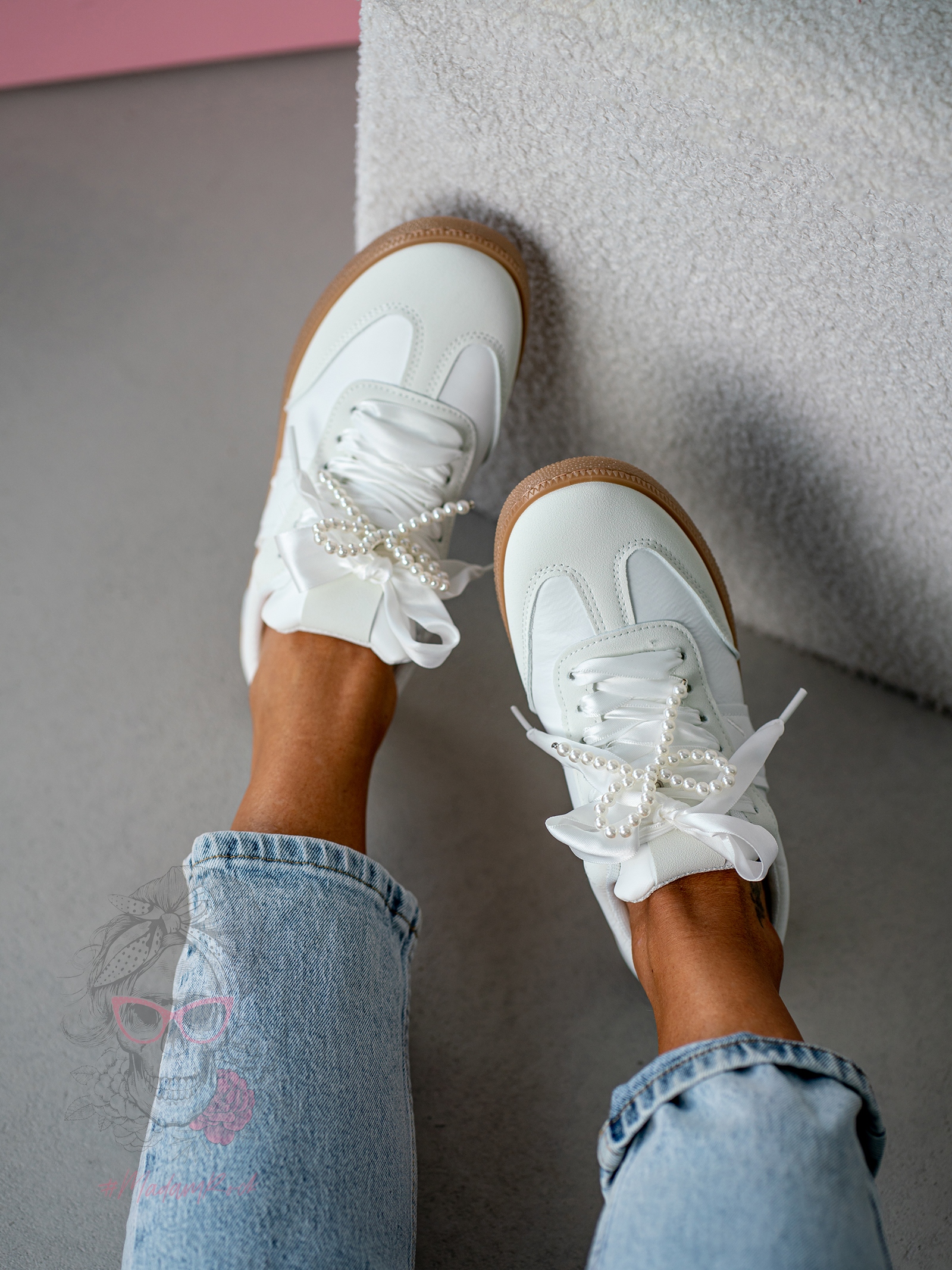 Buty sportowe z perłami Madam Bridge białe Buty sportowe z perłami Madam Bridge białe