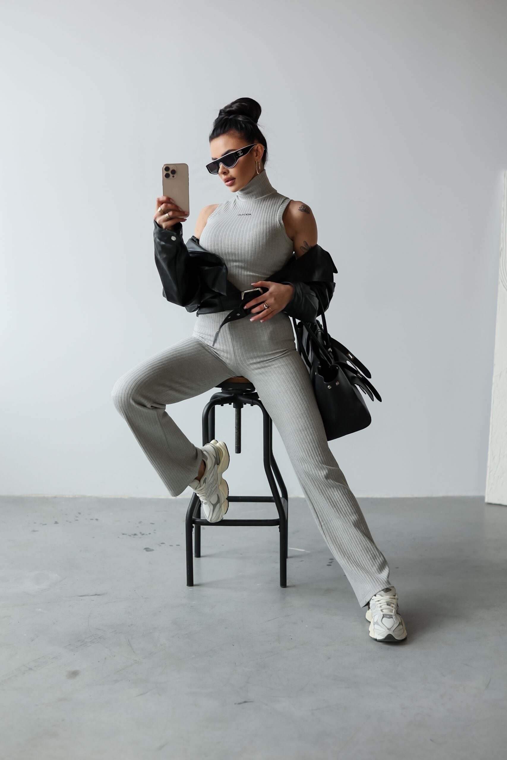 Komplet prążkowany NERIX OLAVOGA szary