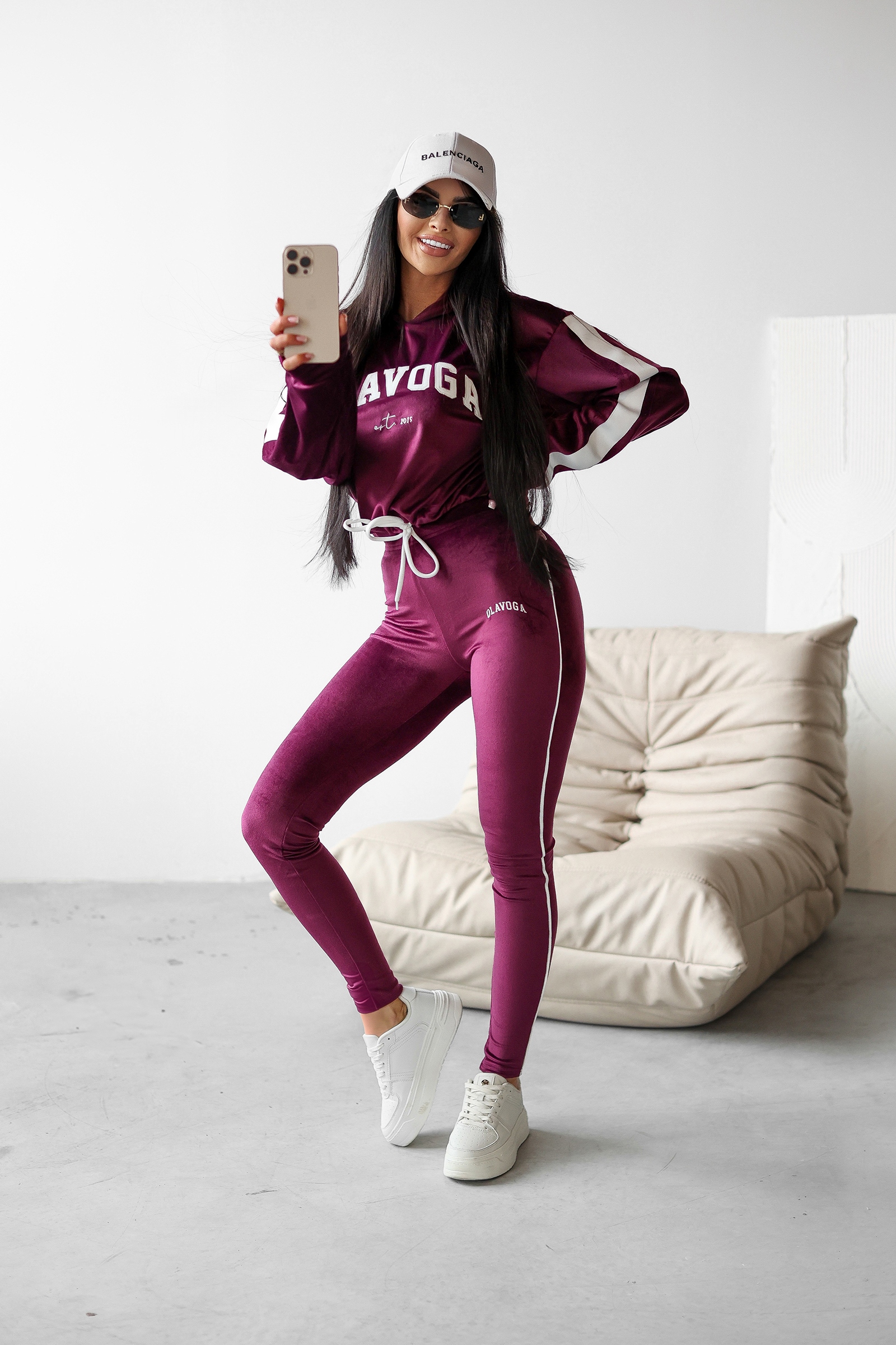 Dres welurowy HANA OLAVOGA bordowy Dres welurowy HANA OLAVOGA bordowy