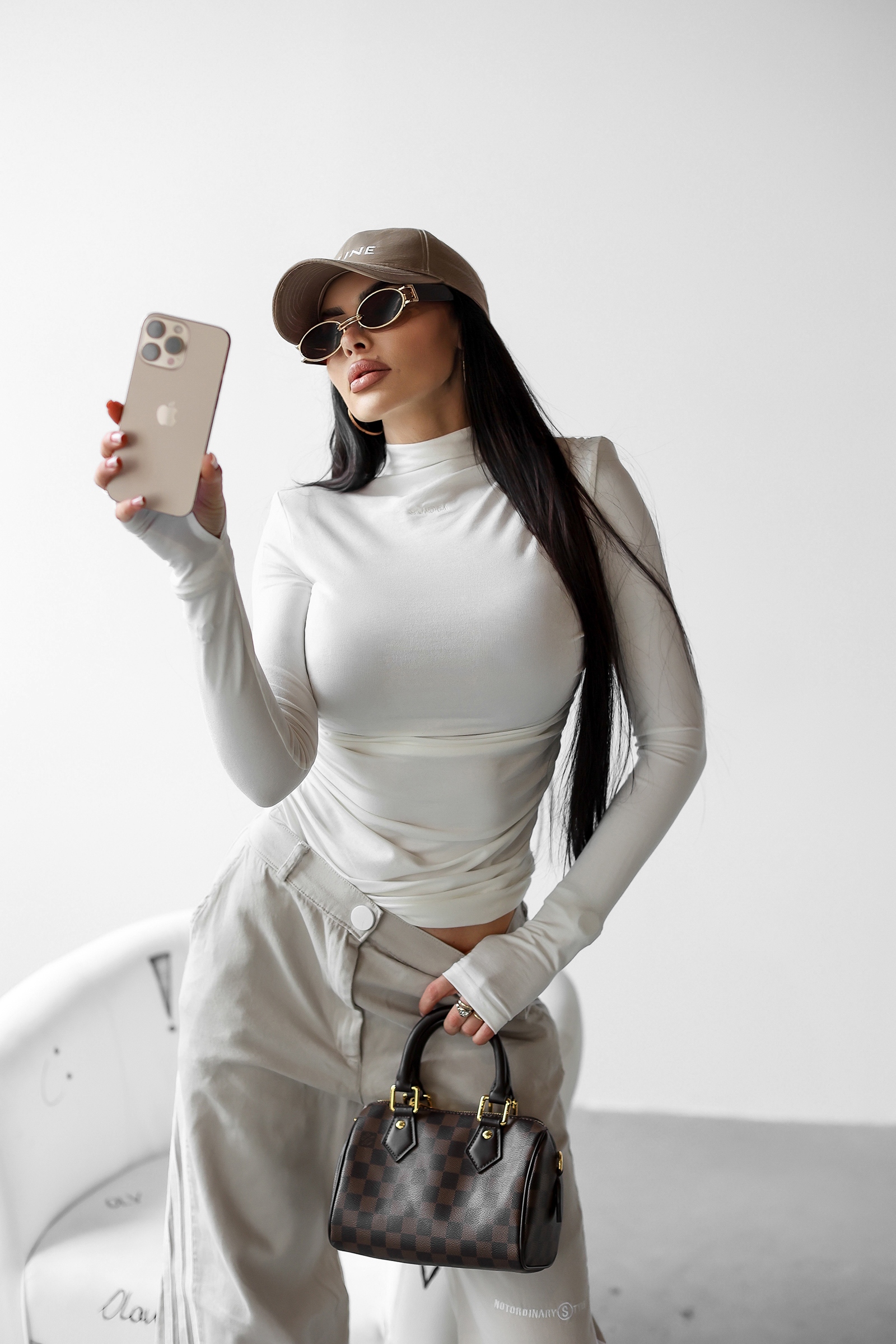 Bluzka z marszczeniami BESO OLAVOGA ecru Bluzka z marszczeniami BESO OLAVOGA ecru