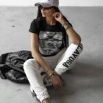 T-shirt taliowany LABIOS OLAVOGA czarny