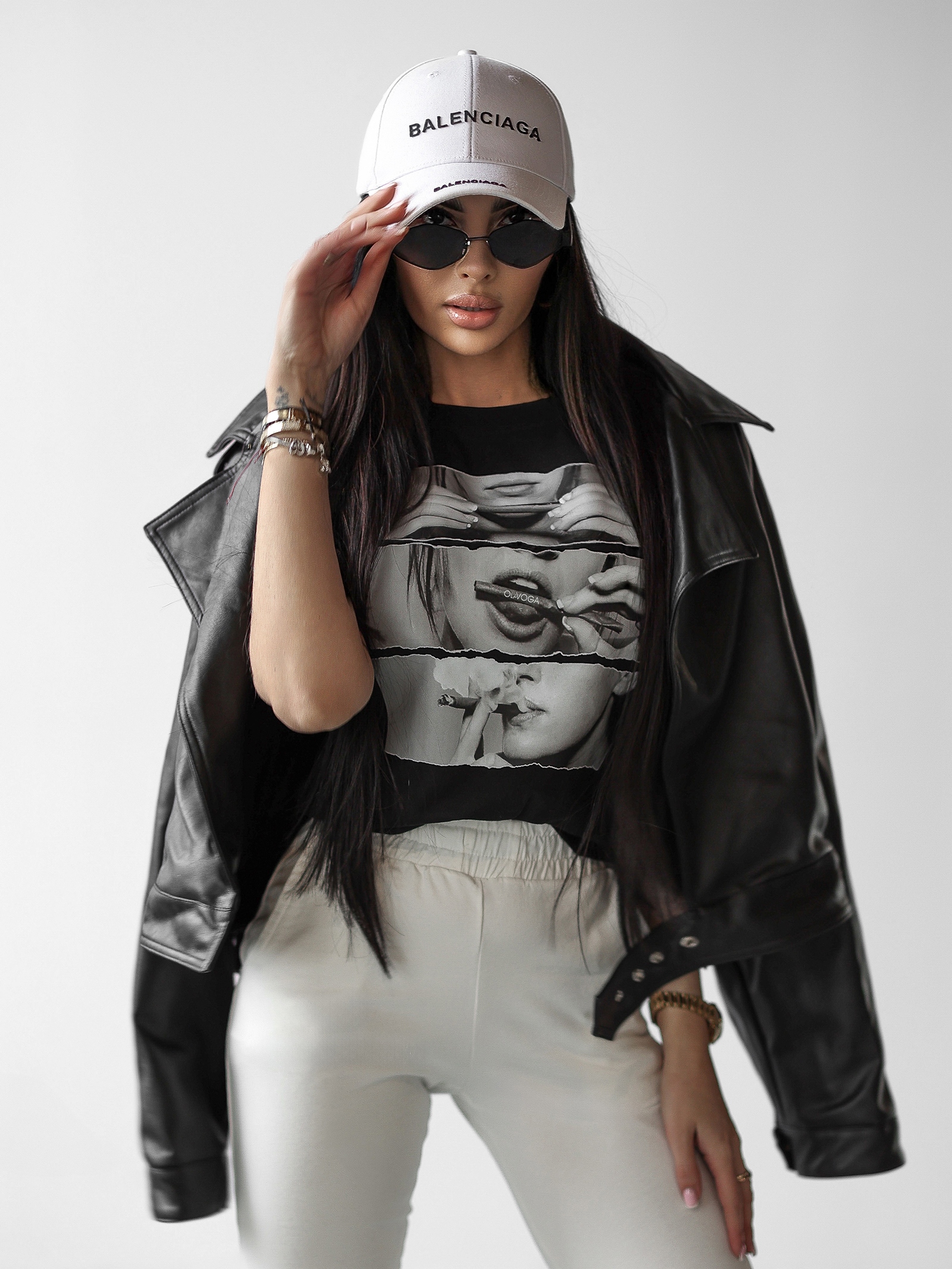 T-shirt taliowany LABIOS OLAVOGA czarny