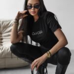 T-shirt bawełniany VIDA OLAVOGA czarny