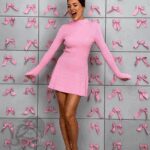 Sukienka dzianinowa Amores pudrowa