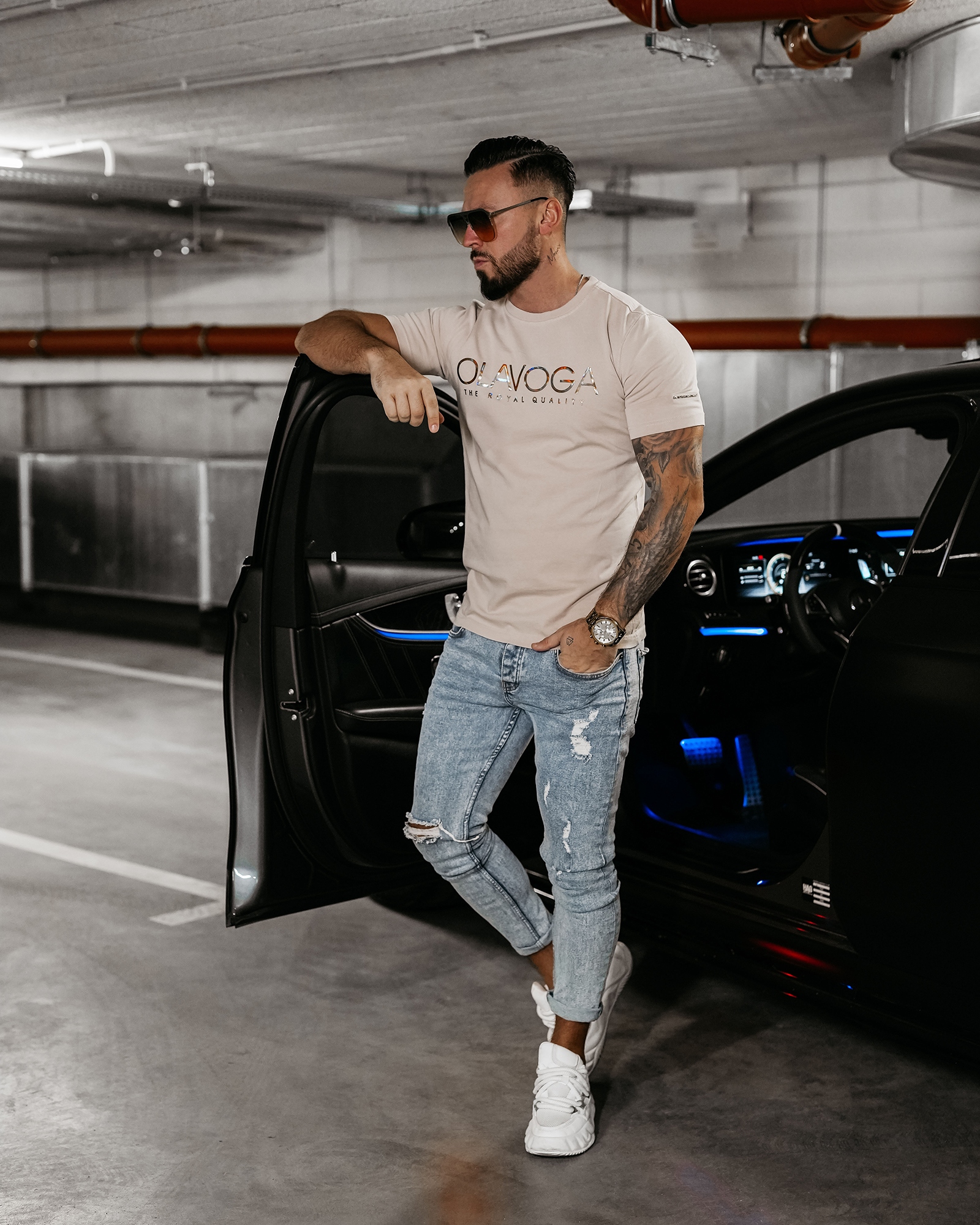 T-shirt męski ze złotym logo GLOW OLAVOGA beżowy