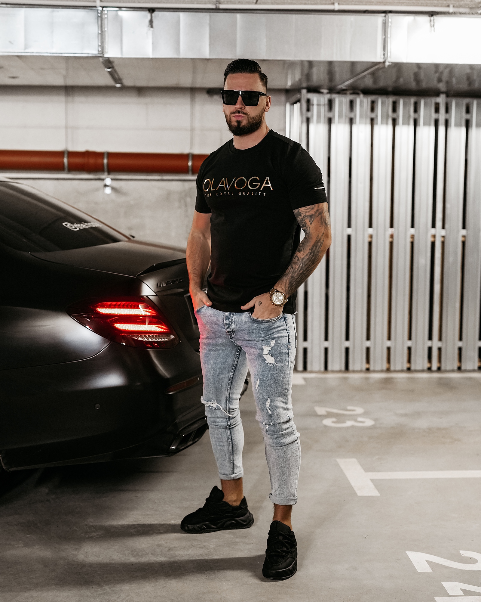 T-shirt męski ze złotym logo GLOW OLAVOGA czarny T-shirt męski ze złotym logo GLOW OLAVOGA czarny