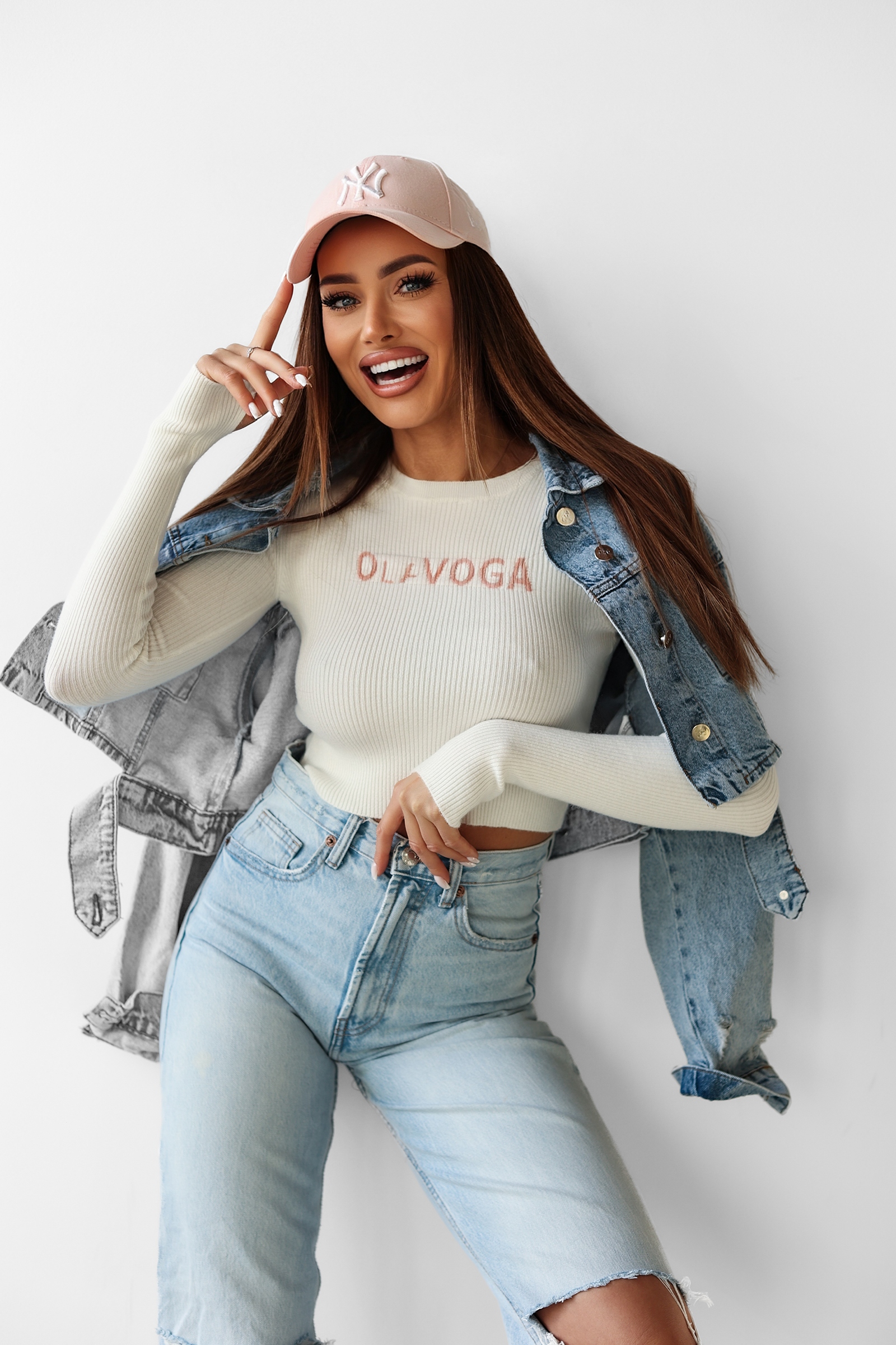 Sweter dopasowany JACQUELINE OLAVOGA ecru