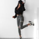 Spodnie jeansowe dopasowane LUNA OLAVOGA szare