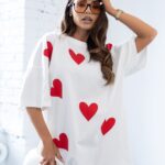 T-shirt oversize z serduszkami MC Heartbeat biały