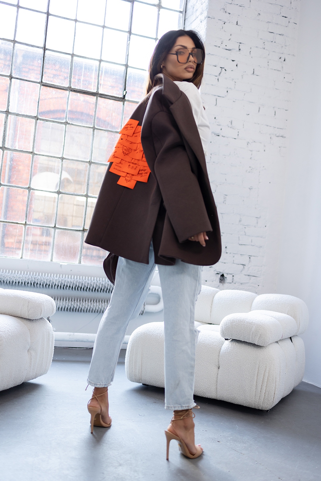 Marynarka oversize z aplikacją MC SMILE brązowa/pomarańcz