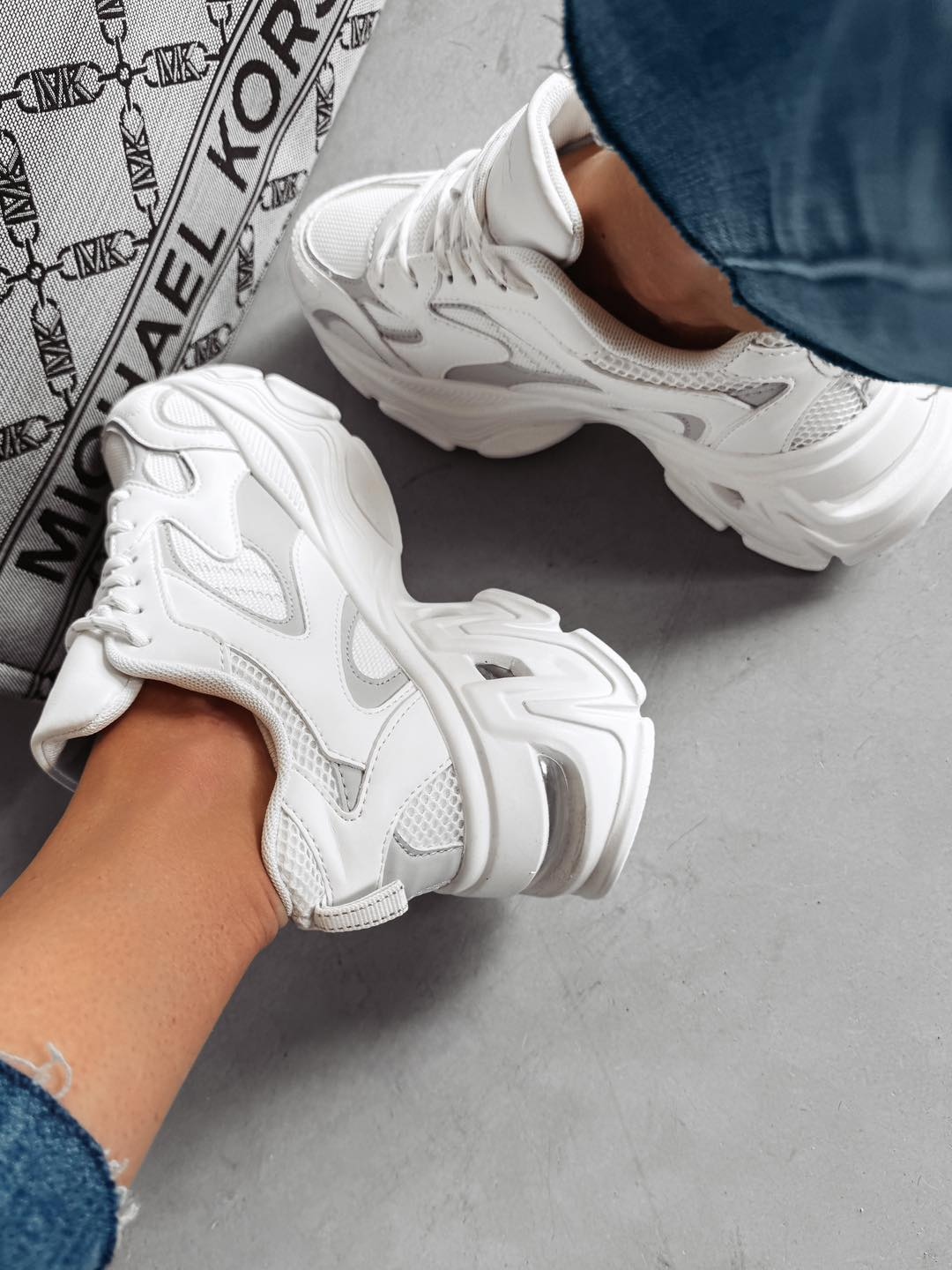 Buty sportowe sneakersy ZX320 OLAVOGA białe